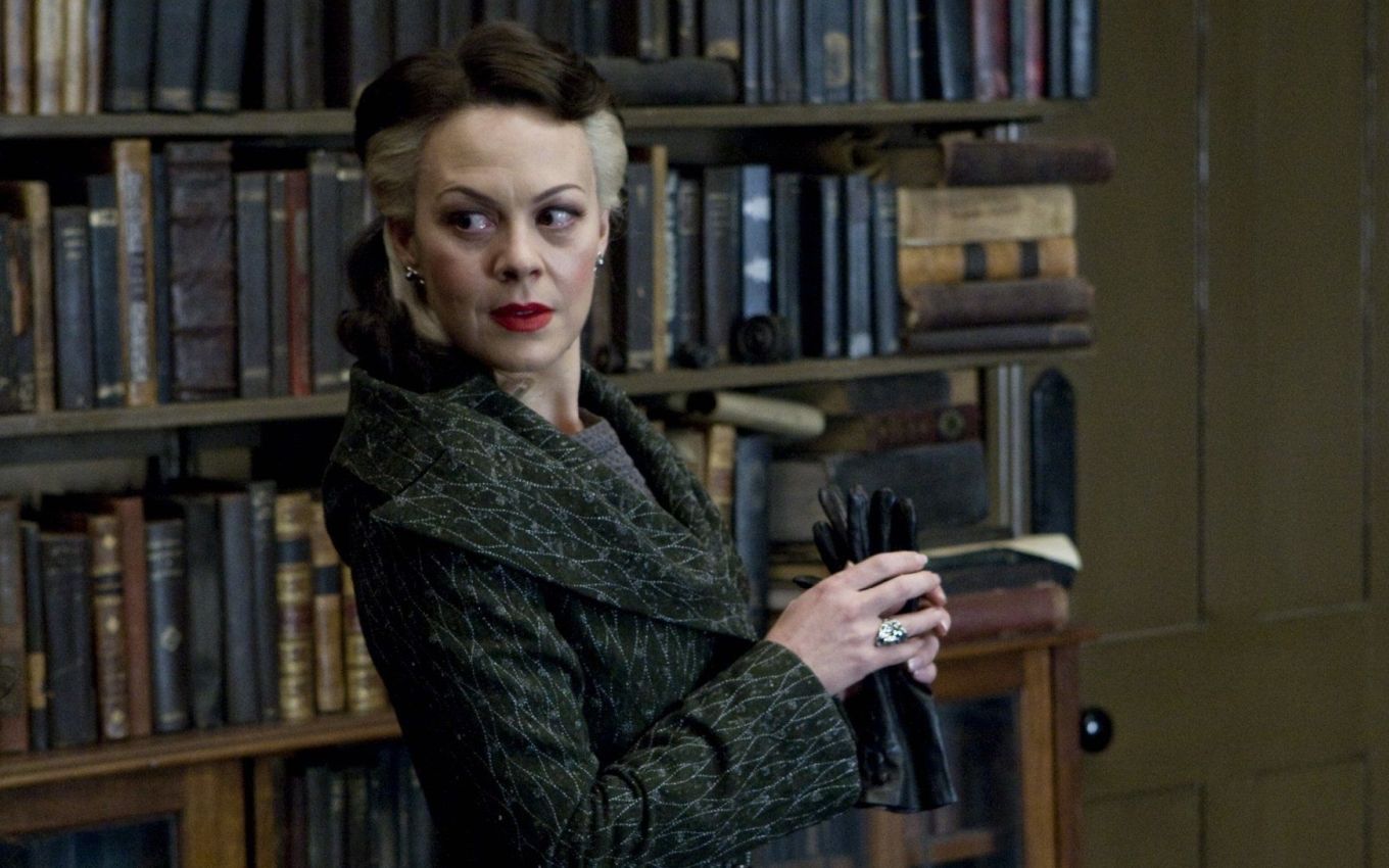 Conheça Helen McCrory